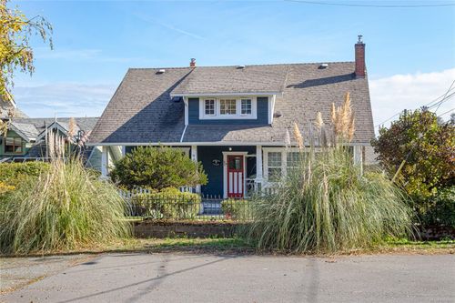 9945 Cedar St, Chemainus, BC, V0R1K1 | Card Image