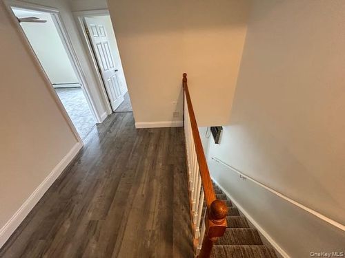 12 Columbine Ct, Middletown, NY, 10940-2615 | Card Image