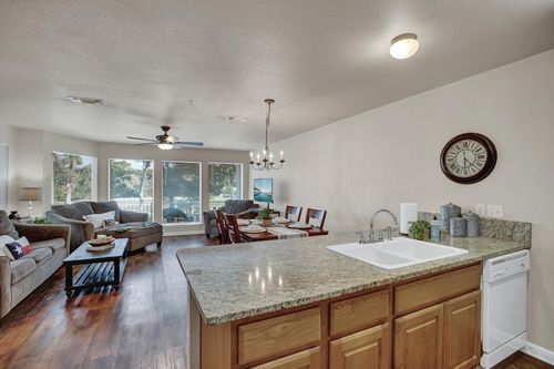 unit-b101-730 E Mather St, New Braunfels, TX, 78130-4357 | Card Image