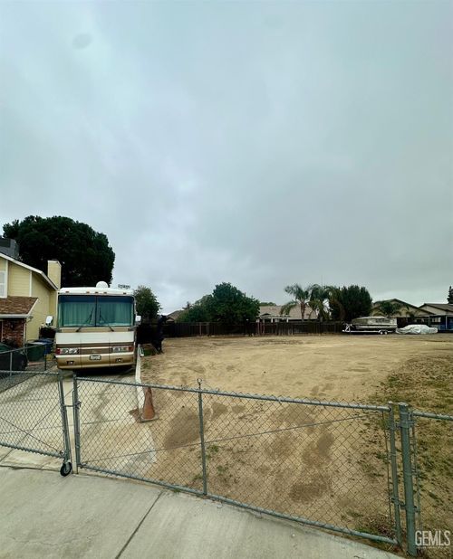 11401 Jimrik Ave, Bakersfield, CA, 93312-3050 | Card Image