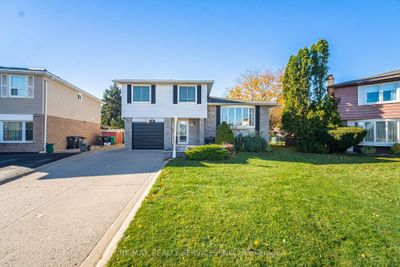 24 Grassington Crt, House other with 4 bedrooms, 3 bathrooms and 5 parking in Brampton ON | Image 2