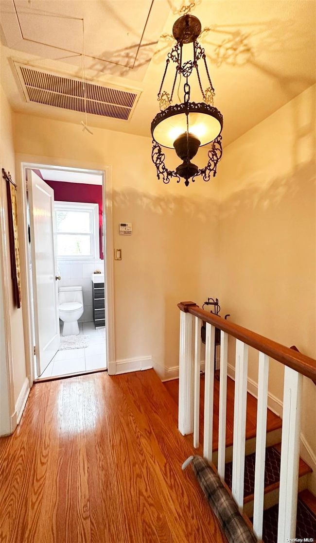 25 Bayview Ct, House other with 2 bedrooms, 2 bathrooms and null parking in Manhasset NY | Image 8