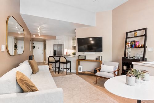109-77 Bleecker St, New York, NY, 10012-1584 | Card Image