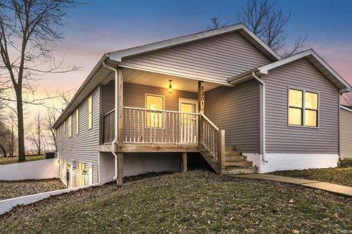 1301 Oakwood Ln, Ligonier, IN, 46767-9319 | Card Image