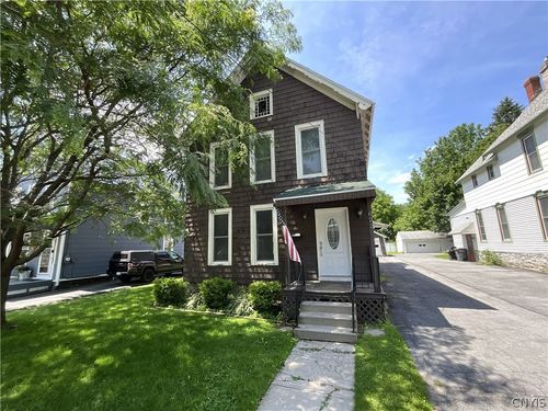622 Sherman St, Watertown, NY, 13601-3925 | Card Image
