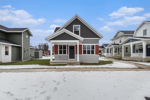 2053 Linden Ave Se, Grand Rapids, MI, 49507-3271 | Card Image