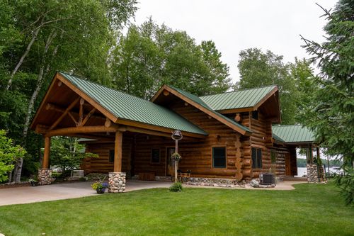 2095 Middle Haven Dr, Gladwin, MI, 48624-8504 | Card Image