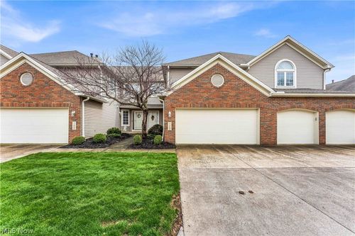 120 Ambleside Way, Amherst, OH, 44001-3405 | Card Image