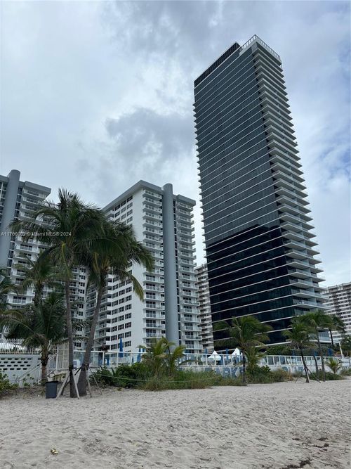 apt-221-2030 S Ocean Dr, Hallandale Beach, FL, 33009-6601 | Card Image