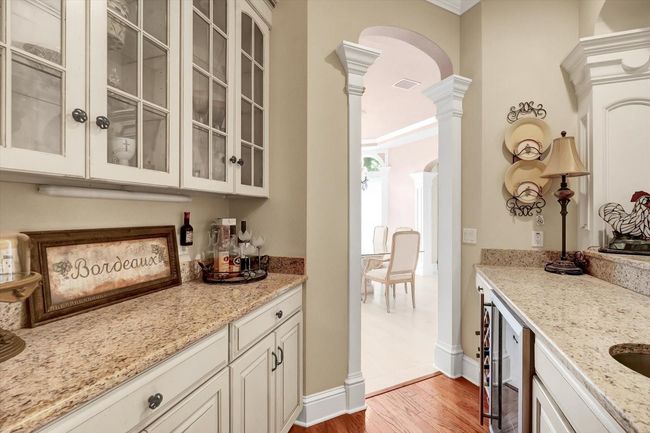 Butler's Pantry | Image 20