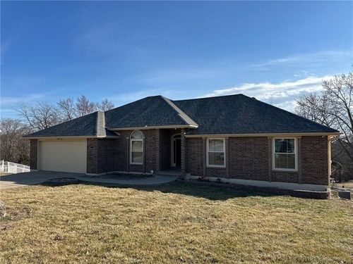 1900 Hidden Valley Dr, Pleasant Hill, MO, 64080-1914 | Card Image