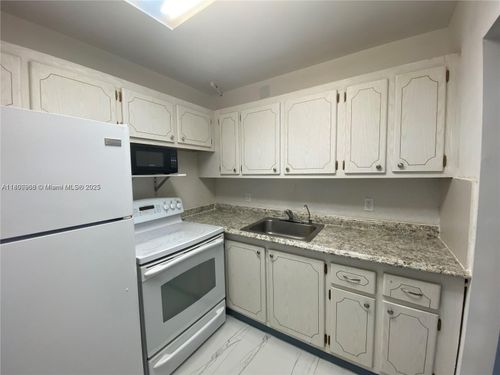 111-111 Tilford F, Deerfield Beach, FL, 33442-2109 | Card Image