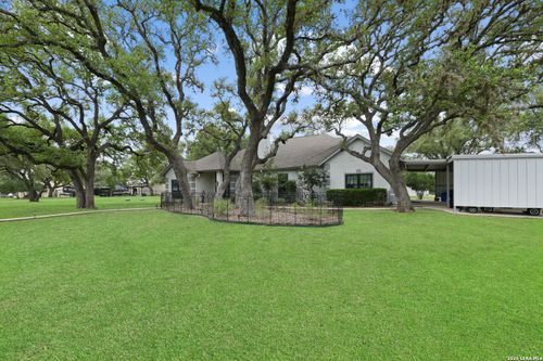 217 Wild Horse Ln, Pipe Creek, TX, 78063-6000 | Card Image