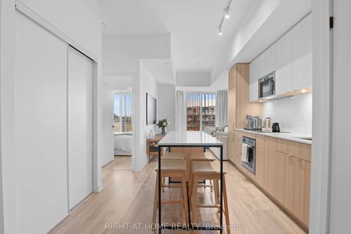 403-220 Missinnihe Way, Mississauga, ON, L5H0A9 | Card Image
