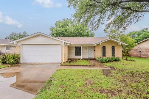 1600 Lagoona Ln, Edgecliff Village, TX, 76134-2821 | Card Image