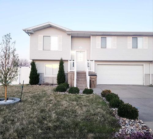 1839 Santa Anita Dr, Grand Island, NE, 68801-2204 | Card Image