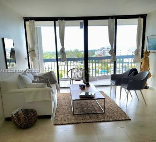 apt-703-2425 Presidential Way, West Palm Beach, FL, 33401-1308 | Card Image