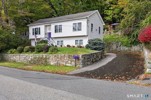 35 Woodbridge Ave, Ansonia, CT, 06401-1527 | Card Image