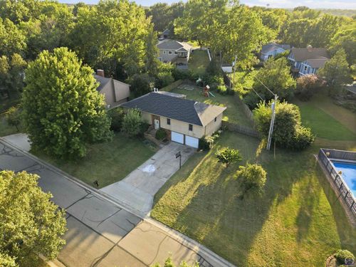 3809 Sw Nottingham Rd, Topeka, KS, 66610-1462 | Card Image