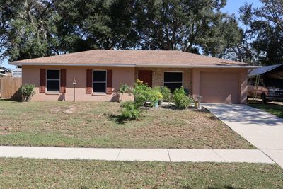 540 Park Glen Drive, House other with 3 bedrooms, 2 bathrooms and null parking in Tavares FL | Image 1