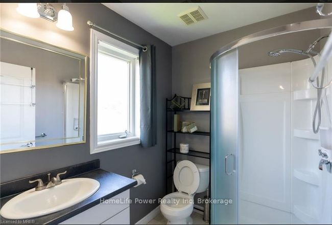 8 Bianca Dr, House other with 3 bedrooms, 3 bathrooms and 1 parking in Niagara on the Lake ON | Image 17
