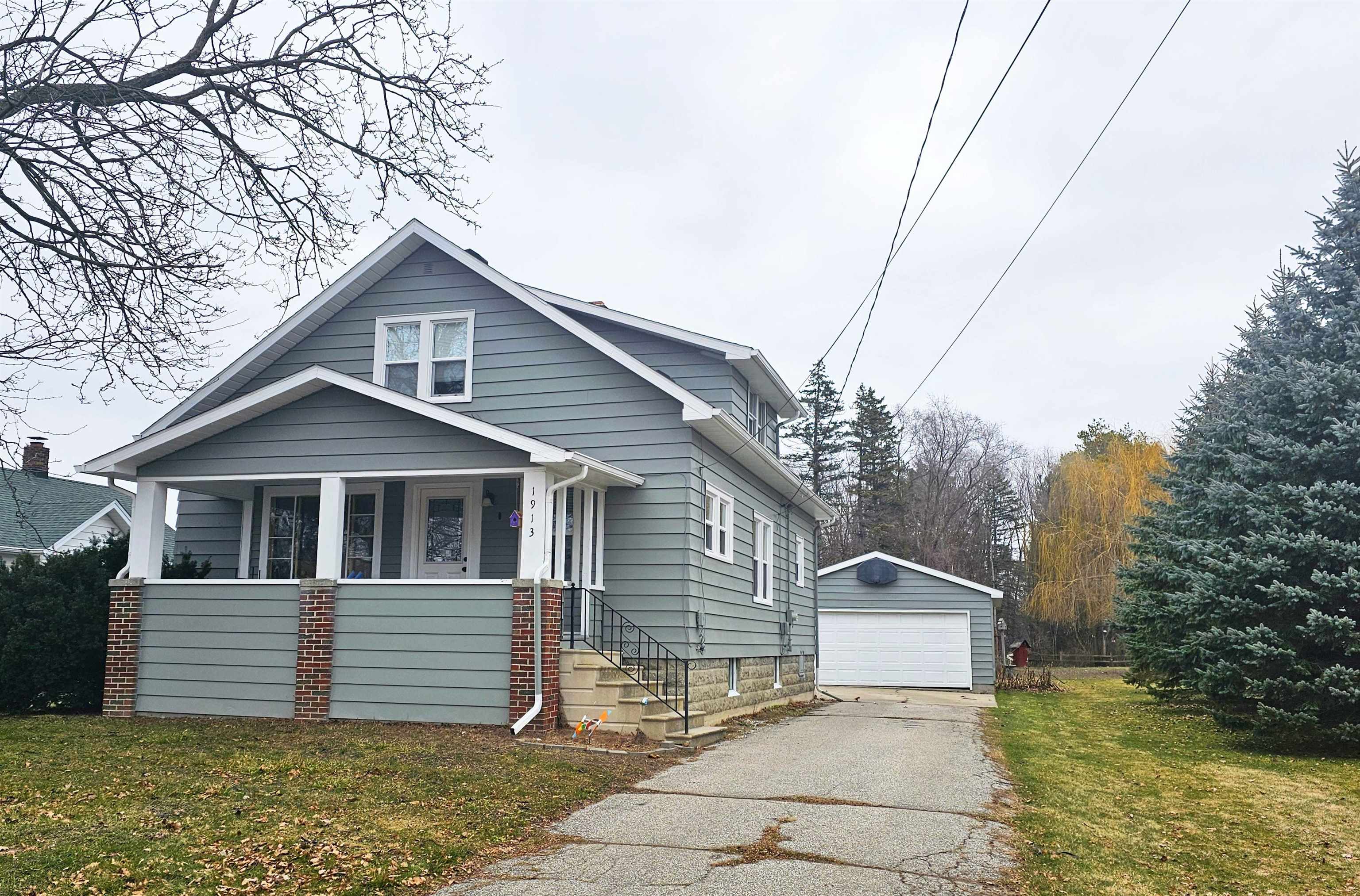 Michigan Ave, Bay City, MI 48708