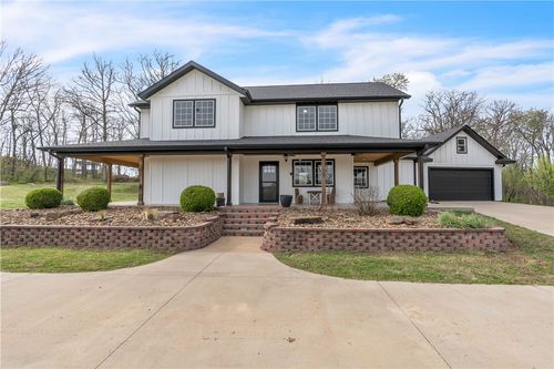 17225 Featherstone Ln, Gentry, AR, 72734-8248 | Card Image
