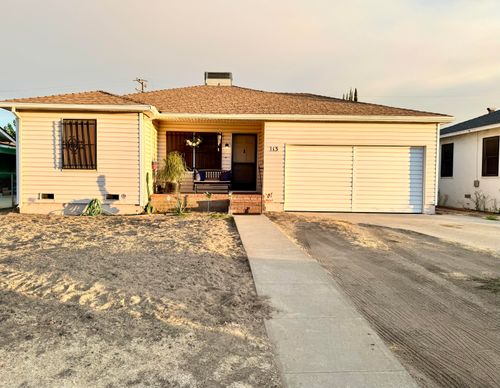 13 E Danner Ave, Porterville, CA, 93257-2403 | Card Image