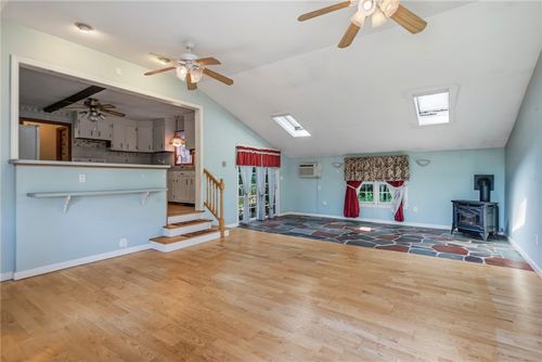 12 Robert Avenue, Portsmouth, RI, 02871 | Card Image