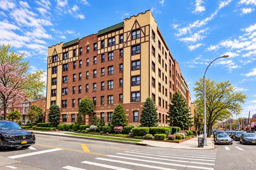 224-115-25 Metropolitan Ave, Richmond Hill, NY, 11418-1058 | Card Image