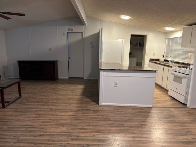 Kitchen | Image 7