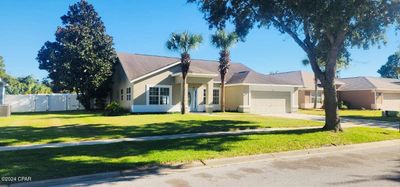 218 Oxford Avenue, House other with 4 bedrooms, 2 bathrooms and null parking in Panama City Beach FL | Image 1