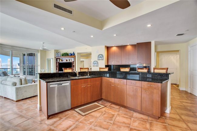 2101 - 6000 Island Blvd, Condo with 5 bedrooms, 5 bathrooms and null parking in Aventura FL | Image 10