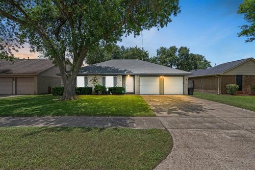 10929 Birch Dr, La Porte, TX, 77571-4380 | Card Image