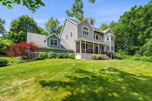 8 Cogswell St, Ipswich, MA, 01938-1351 | Card Image