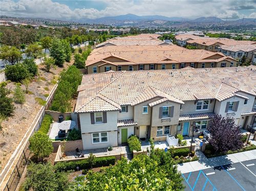 28613 Jardineras Dr, Valencia, CA, 91354-3084 | Card Image