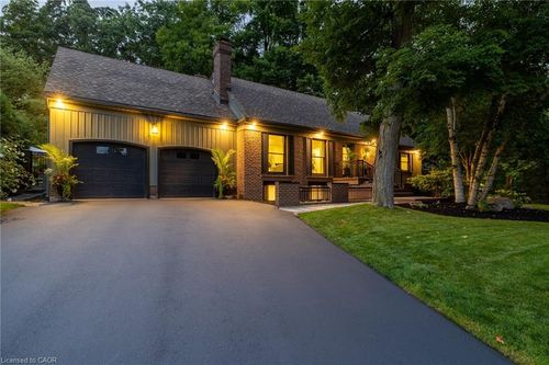 2129 Highview Dr, Burlington, ON, L7P0P2 | Card Image