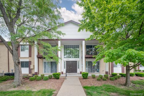 139-29200 Gloede Dr, Warren, MI, 48088-4031 | Card Image