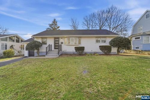 41 High St, Nutley, NJ, 07110-1133 | Card Image