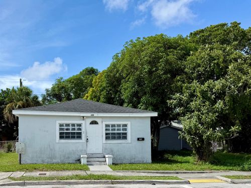 1108 State St, West Palm Beach, FL, 33407-6230 | Card Image