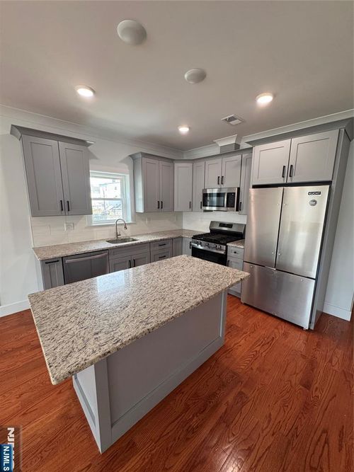 123 E Jersey St, ELIZABETH, NJ, 07206-1706 | Card Image