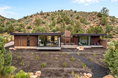 112 Canyon Cv, Springdale, UT, 84767-7708 | Card Image