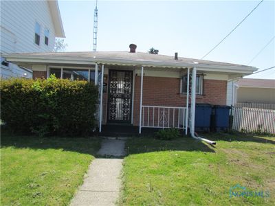 216 Licking Street, House other with 3 bedrooms, 1 bathrooms and 2 parking in Toledo OH | Image 1