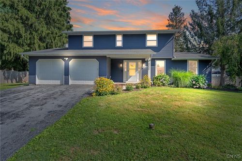 4039 Pawnee Dr, Liverpool, NY, 13090-2833 | Card Image