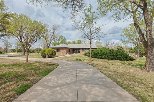 18600 N Willow Creek Dr, Goddard, KS, 68052 | Card Image