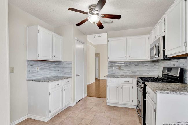 11401 Forest Elf, House other with 4 bedrooms, 2 bathrooms and null parking in Live Oak TX | Image 13