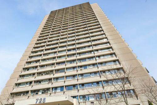 305-725 Don Mills Rd, North York, ON, M3C1S6 | Card Image