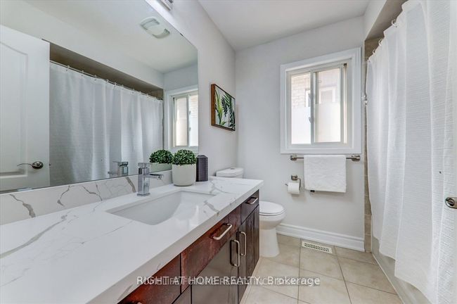 5 Hollier Dr, House attached with 3 bedrooms, 3 bathrooms and 1 parking in Ajax ON | Image 20