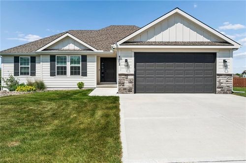8912 Ne 118th Ct, Kansas City, MO, 64157-8072 | Card Image