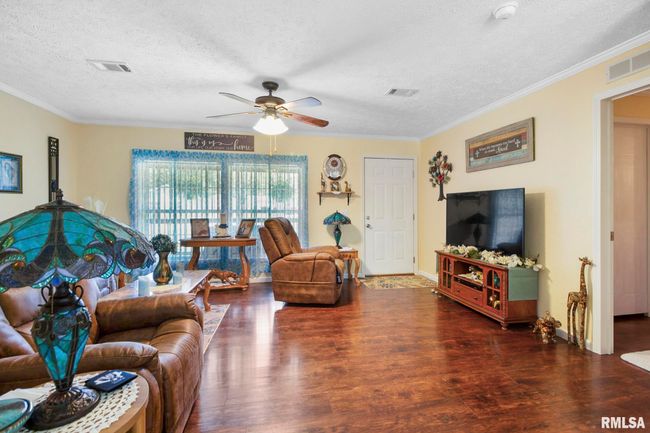 205 Sassie Ln, House other with 3 bedrooms, 2 bathrooms and null parking in Herrin IL | Image 5